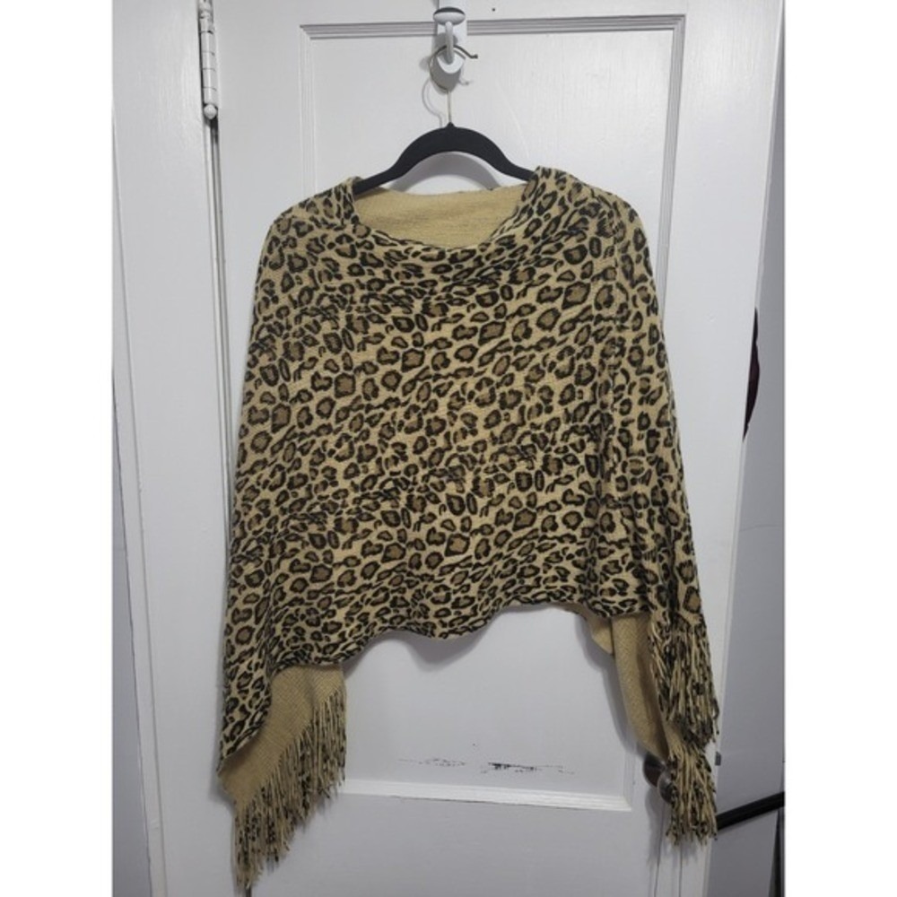 Juicy Couture Leopard poncho (sweater material) one size